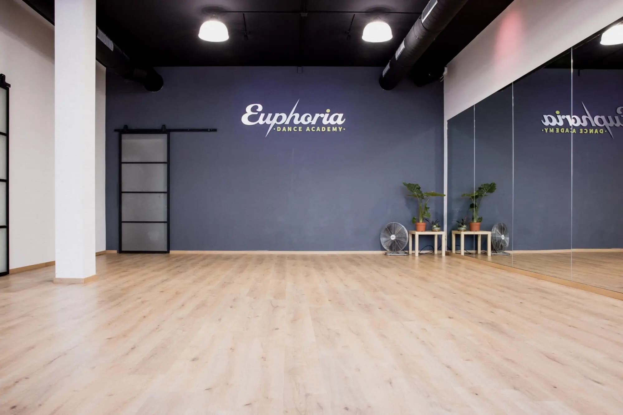 HUUR ONZE VEELZIJDIGE DANSSTUDIO'S IN AMSTERDAM-OOST